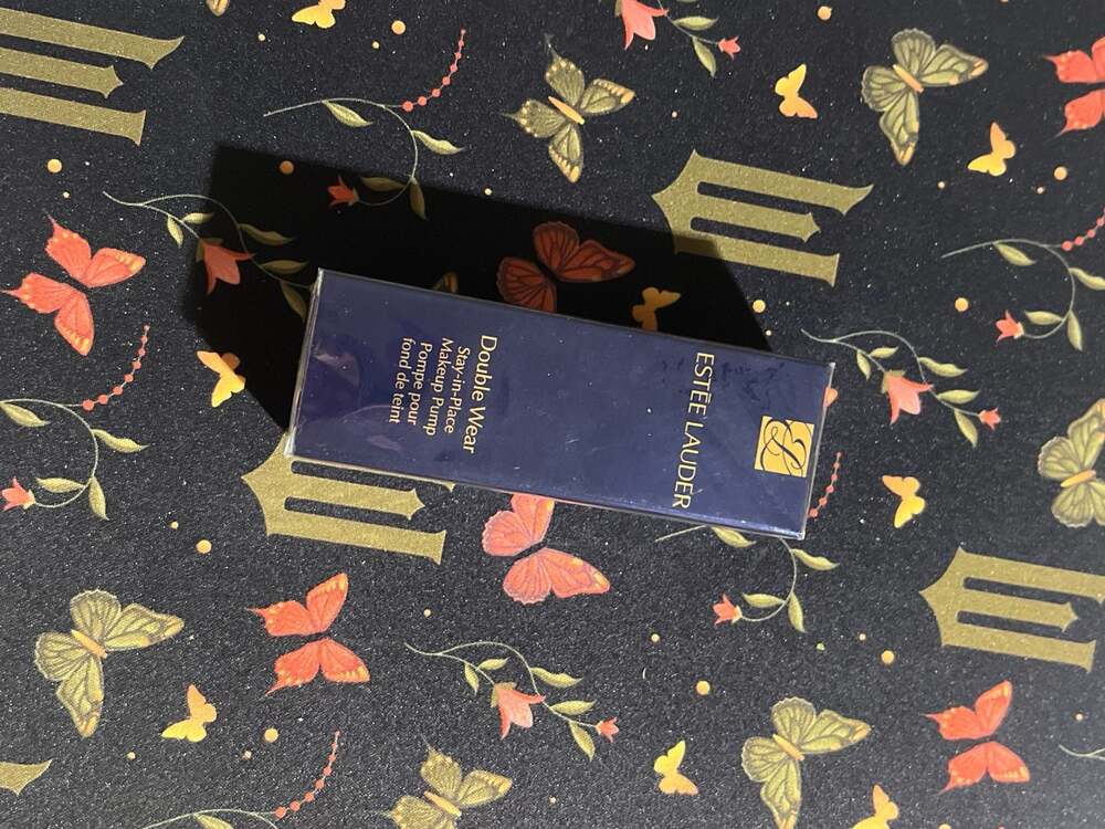 Estée Lauder Double Wear Stay-in-Place Makeup Pump